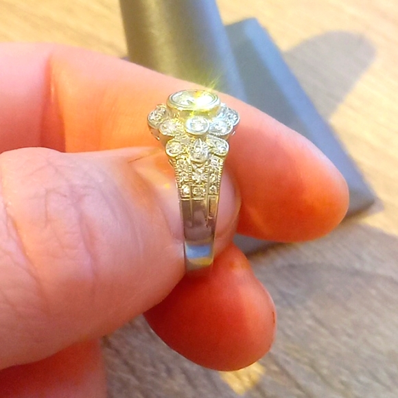 18k white gold diamond ring - Picture 4 of 5